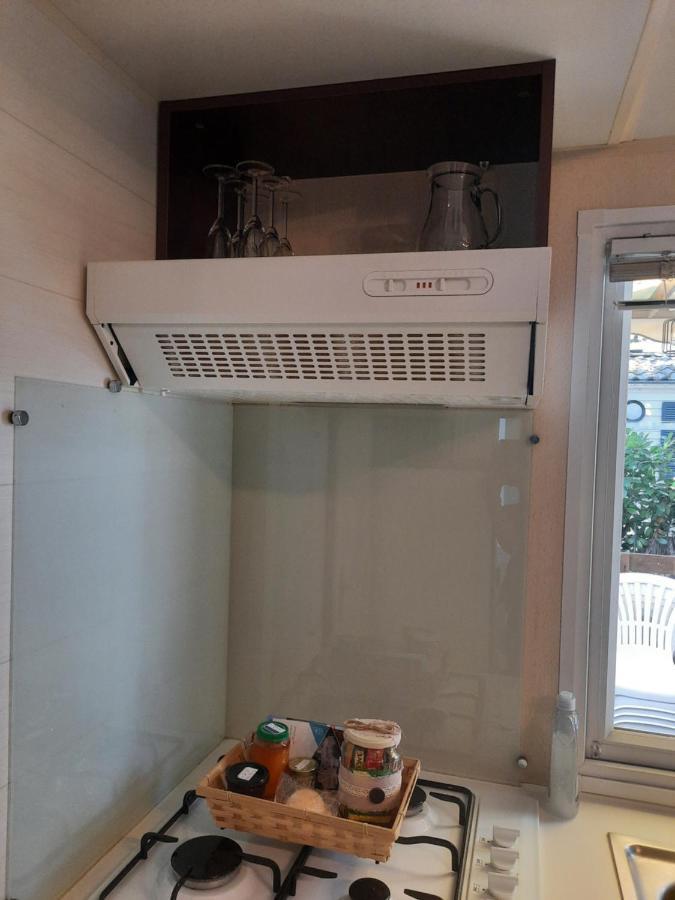 Mobile-home hyeres var climatisé dans camping avec piscine jusqu'à 6 personnes Esterno foto